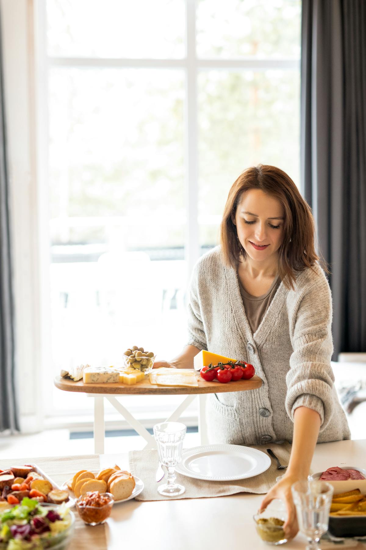 Healthy meal table representing meal-linked oral treatment questions